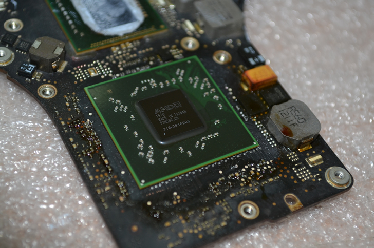 Замена видеокарты MacBook Pro A1286 216-0810005